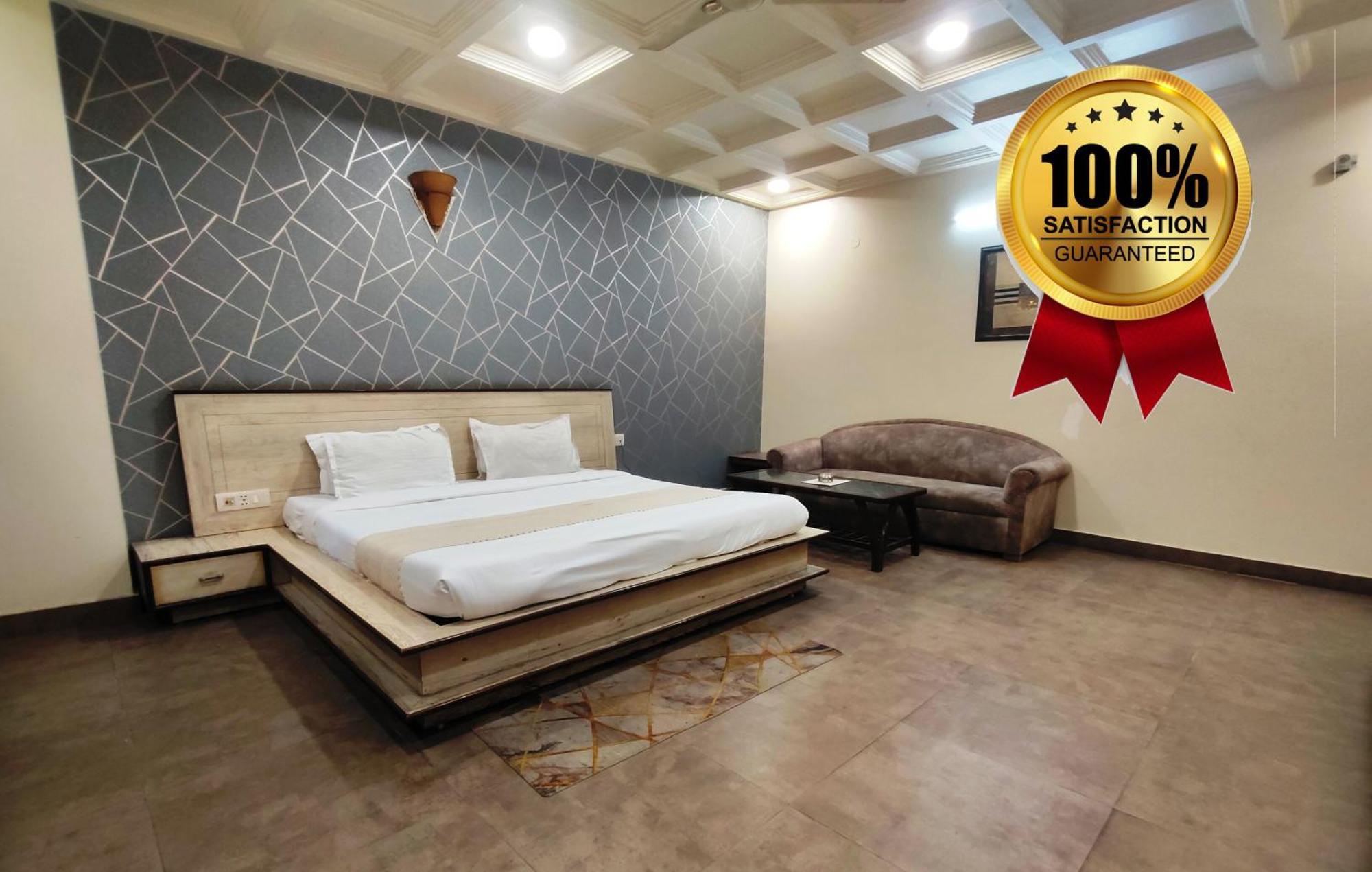 Hotel Blue Bell - Karol Bagh New Delhi Экстерьер фото