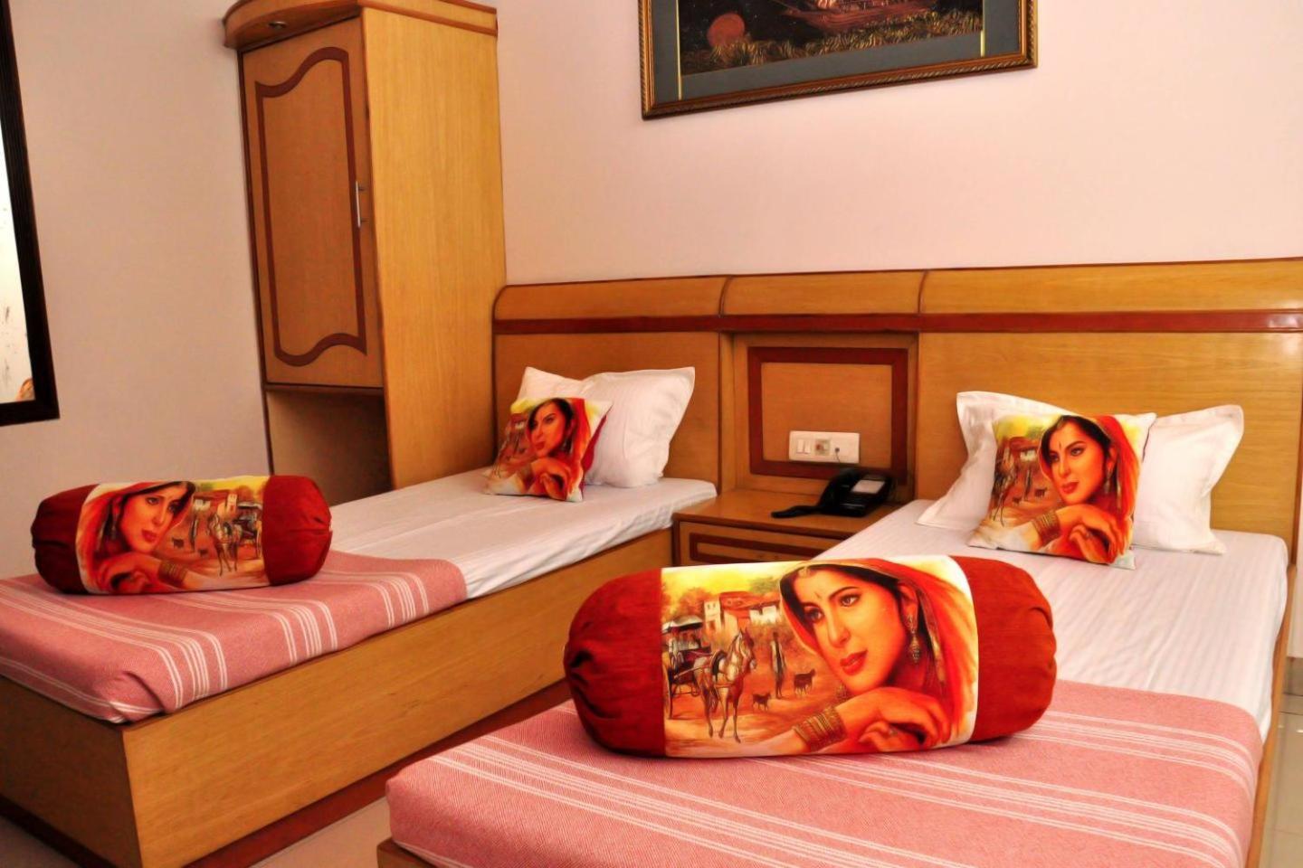Hotel Blue Bell - Karol Bagh New Delhi Экстерьер фото
