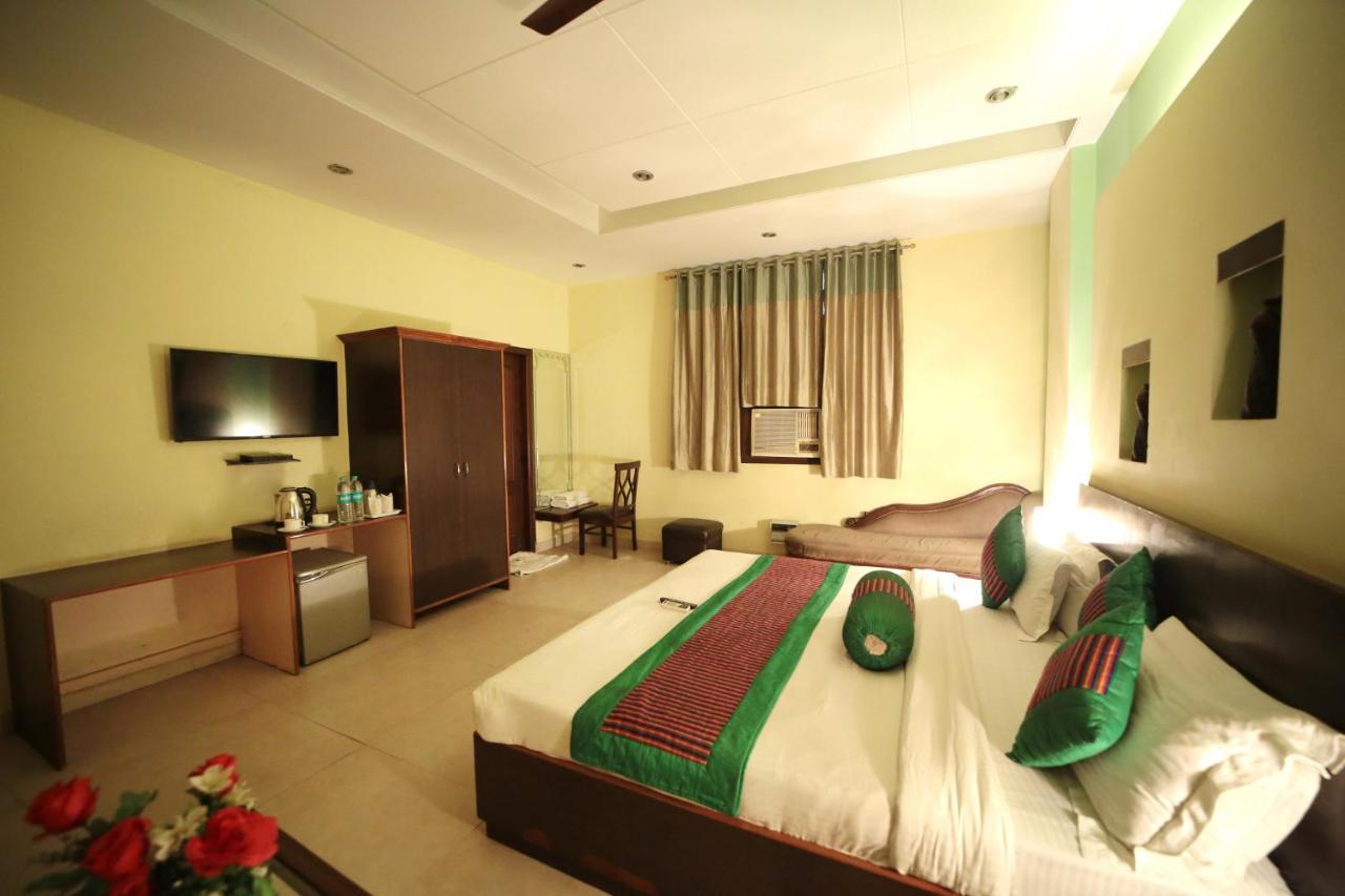 Hotel Blue Bell - Karol Bagh New Delhi Экстерьер фото
