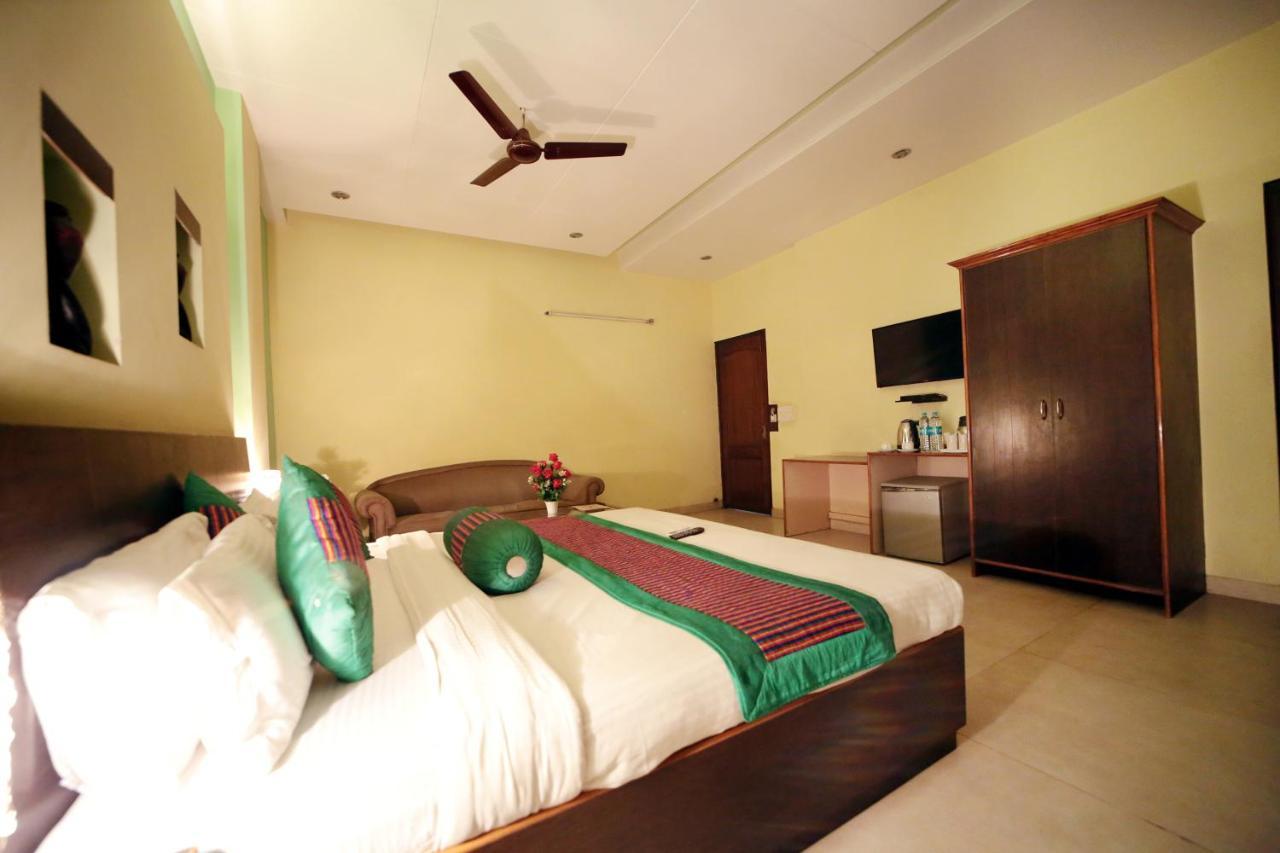 Hotel Blue Bell - Karol Bagh New Delhi Экстерьер фото