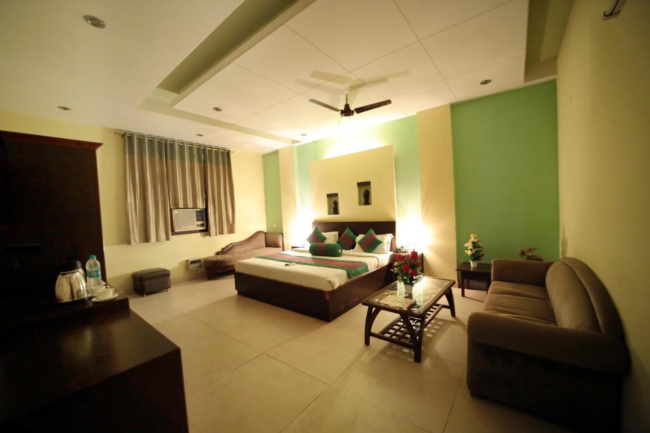 Hotel Blue Bell - Karol Bagh New Delhi Экстерьер фото