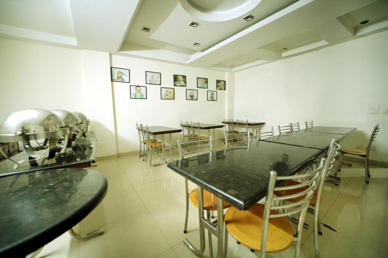 Hotel Blue Bell - Karol Bagh New Delhi Экстерьер фото